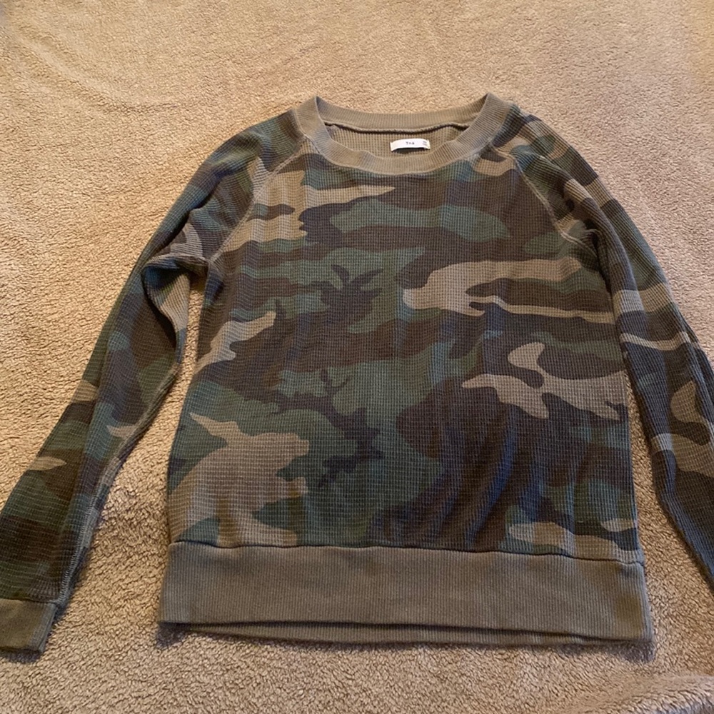 Aritzia TNA tee